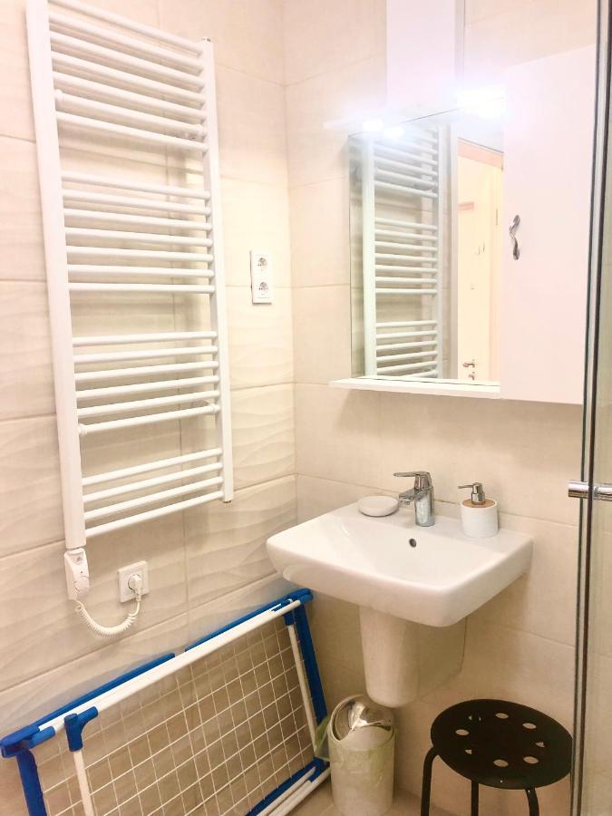 Sweet Home Apartman , 30Sqm Studio, Free Private Parking, Mountain View, Balcony, 20 Min From Downtown Budapest Extérieur photo