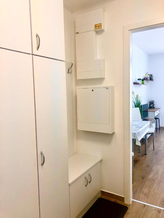 Sweet Home Apartman , 30Sqm Studio, Free Private Parking, Mountain View, Balcony, 20 Min From Downtown Budapest Extérieur photo