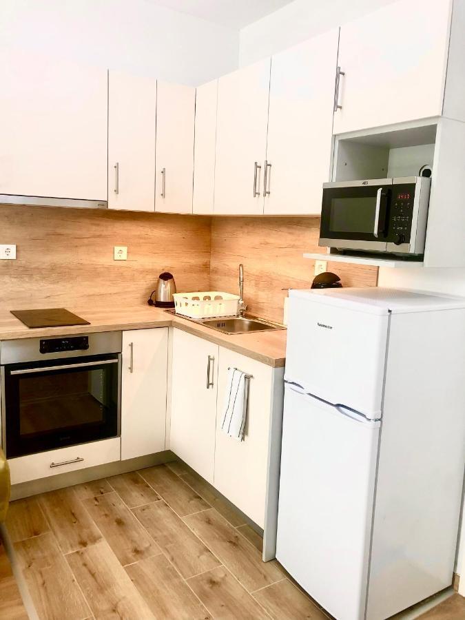 Sweet Home Apartman , 30Sqm Studio, Free Private Parking, Mountain View, Balcony, 20 Min From Downtown Budapest Extérieur photo