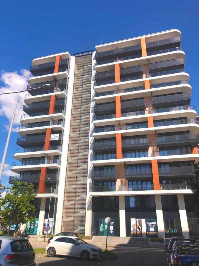 Sweet Home Apartman , 30Sqm Studio, Free Private Parking, Mountain View, Balcony, 20 Min From Downtown Budapest Extérieur photo