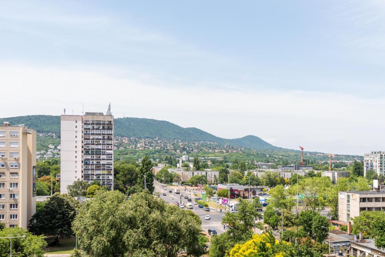 Sweet Home Apartman , 30Sqm Studio, Free Private Parking, Mountain View, Balcony, 20 Min From Downtown Budapest Extérieur photo