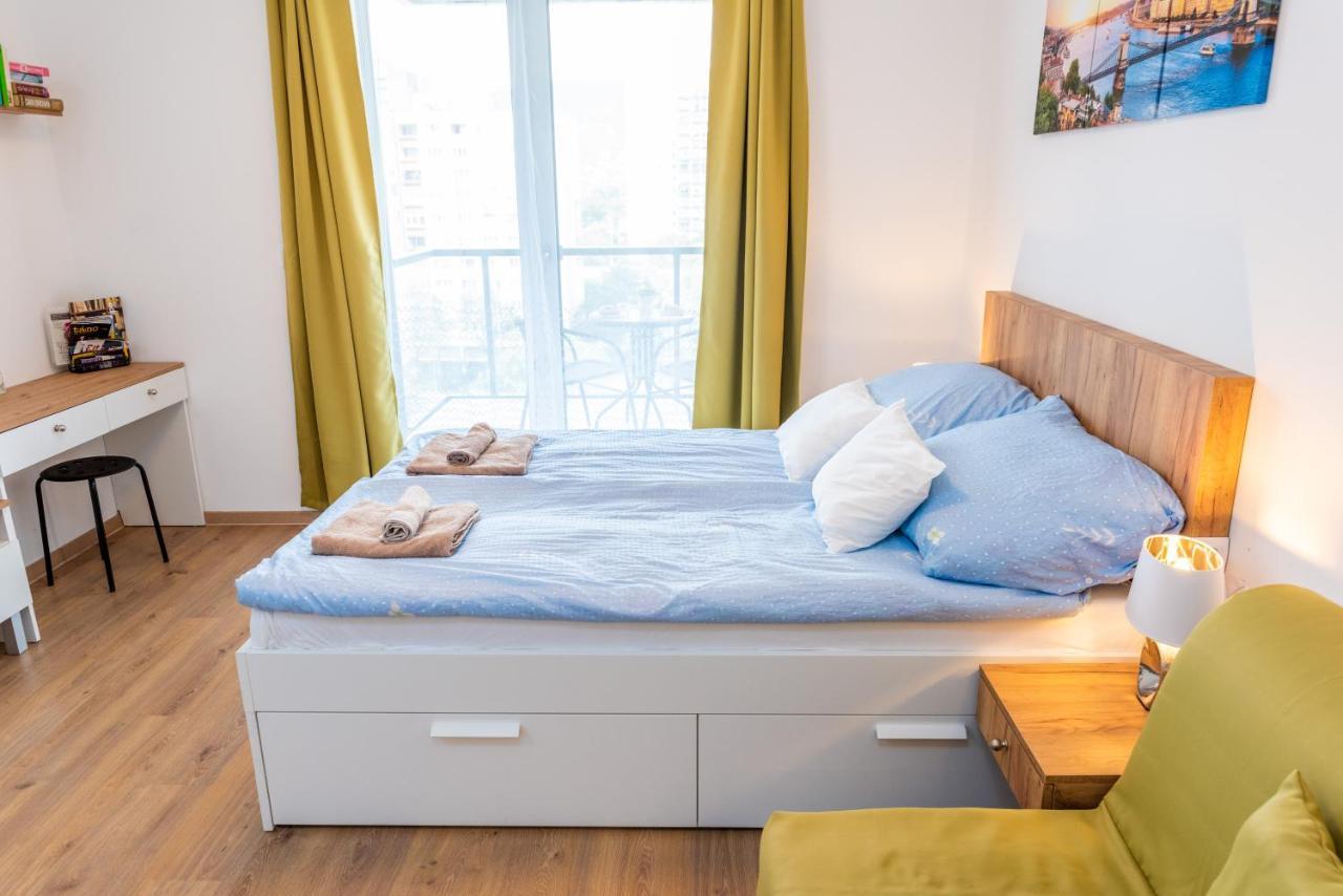 Sweet Home Apartman , 30Sqm Studio, Free Private Parking, Mountain View, Balcony, 20 Min From Downtown Budapest Extérieur photo