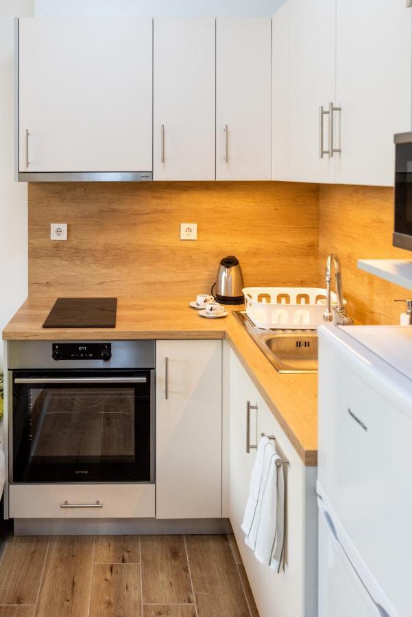 Sweet Home Apartman , 30Sqm Studio, Free Private Parking, Mountain View, Balcony, 20 Min From Downtown Budapest Extérieur photo
