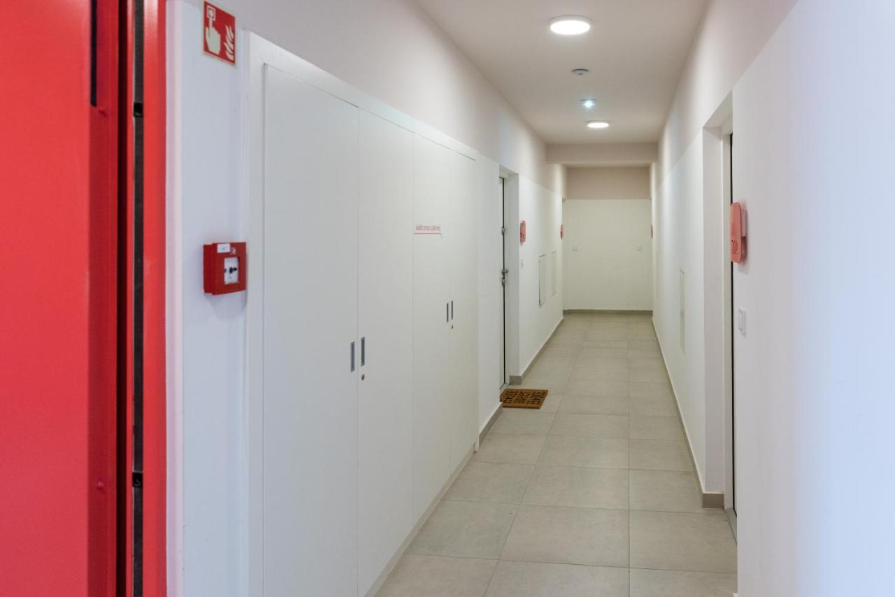 Sweet Home Apartman , 30Sqm Studio, Free Private Parking, Mountain View, Balcony, 20 Min From Downtown Budapest Extérieur photo