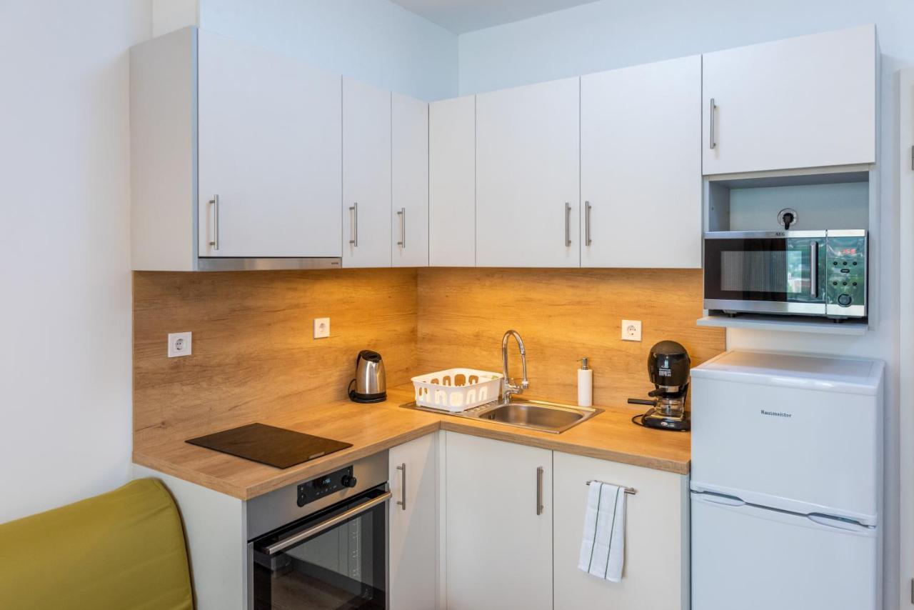 Sweet Home Apartman , 30Sqm Studio, Free Private Parking, Mountain View, Balcony, 20 Min From Downtown Budapest Extérieur photo