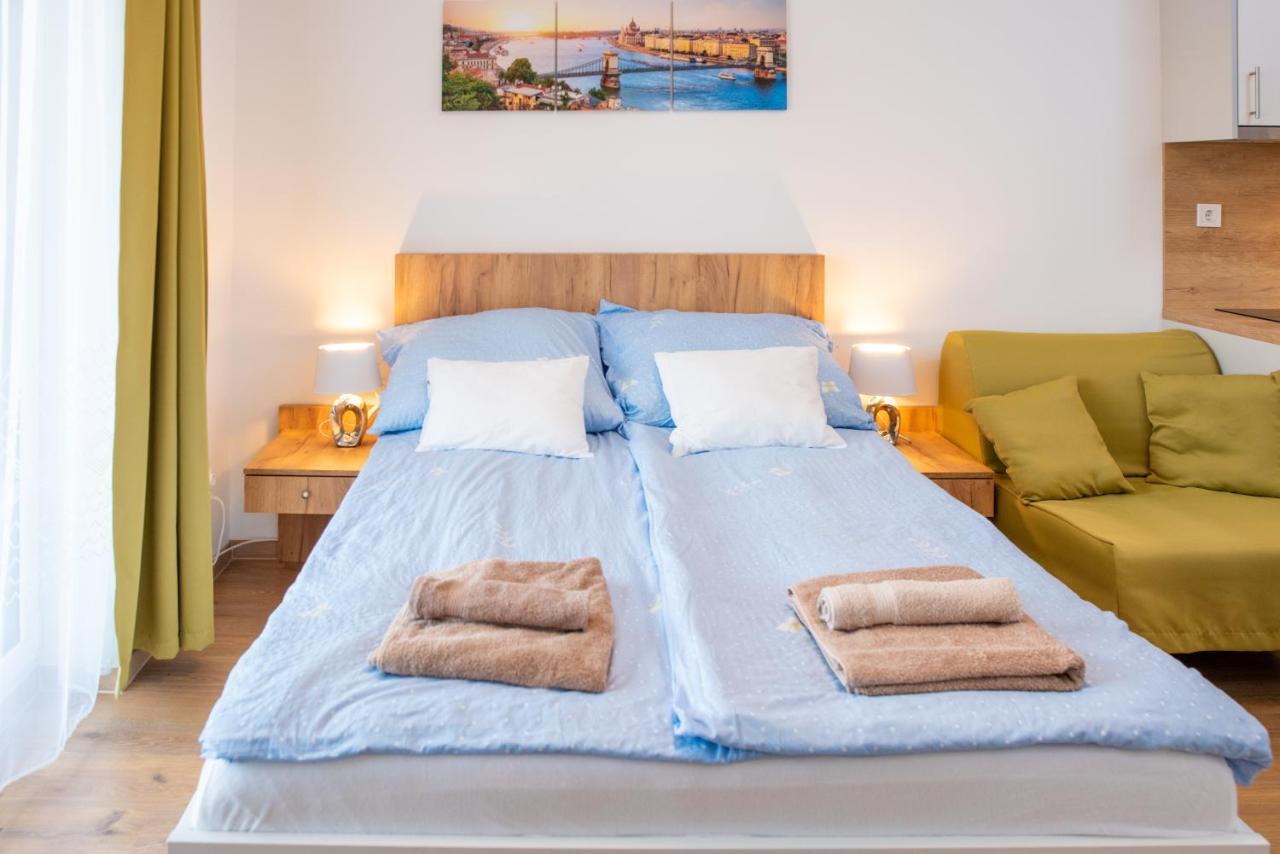 Sweet Home Apartman , 30Sqm Studio, Free Private Parking, Mountain View, Balcony, 20 Min From Downtown Budapest Extérieur photo